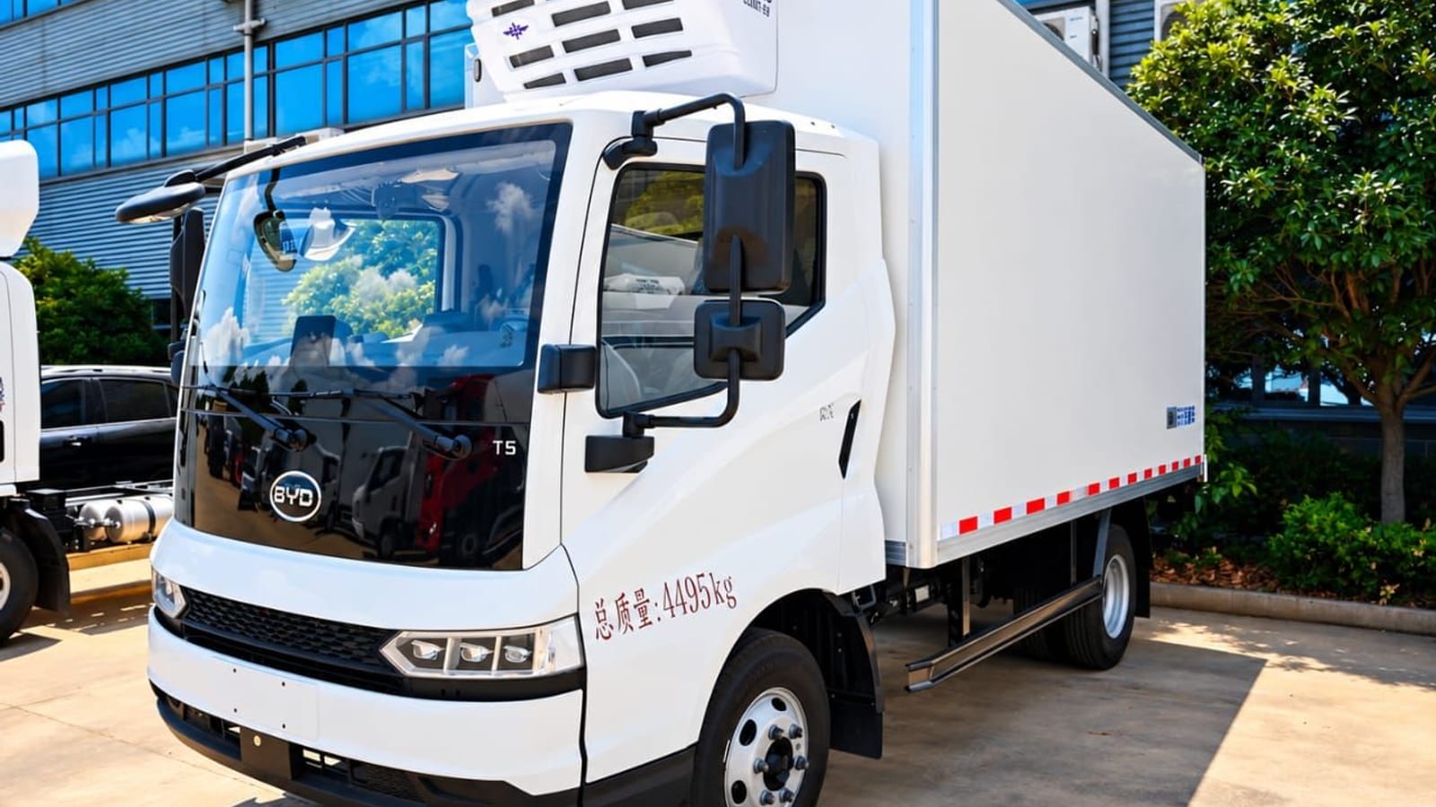 Refrigerated truck